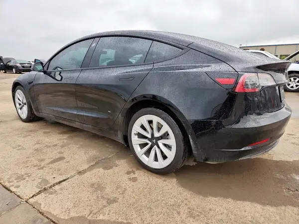 5YJ3E1EA2NF331046 2022 TESLA MODEL 3 - Image 2