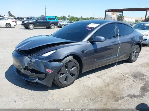 5YJ3E1EA2NF331709 2022 TESLA MODEL 3 - Image 2