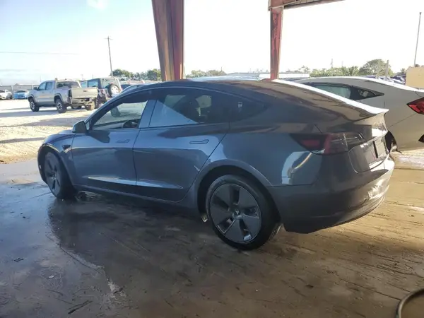 5YJ3E1EA2NF332293 2022 TESLA MODEL 3 - Image 2