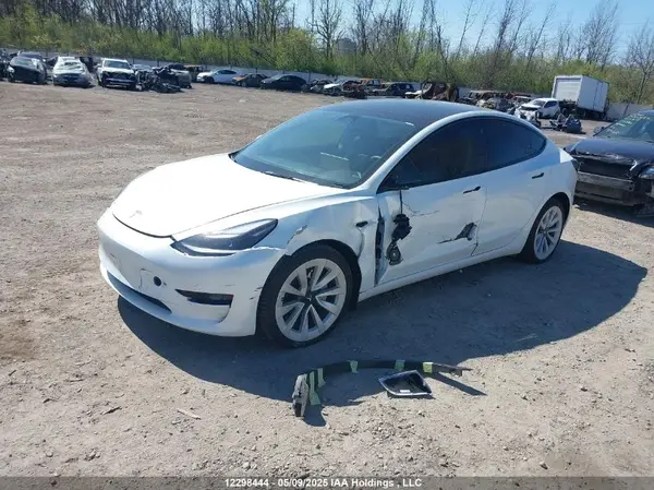 5YJ3E1EA2NF337137 2022 TESLA MODEL 3 - Image 2