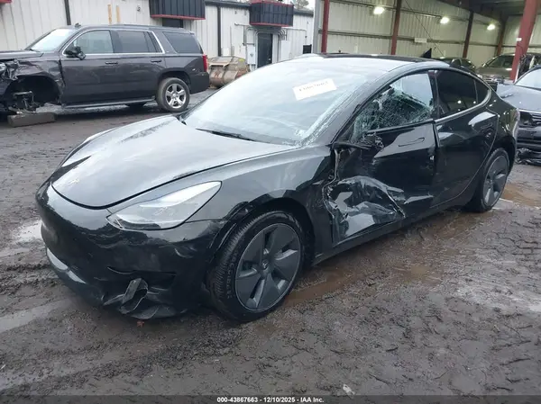 5YJ3E1EA2NF343956 2022 TESLA MODEL 3 - Image 2
