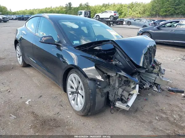 5YJ3E1EA2NF352883 2022 TESLA MODEL 3 - Image 1