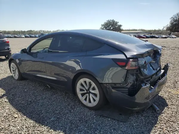 5YJ3E1EA2NF368565 2022 TESLA MODEL 3 - Image 2