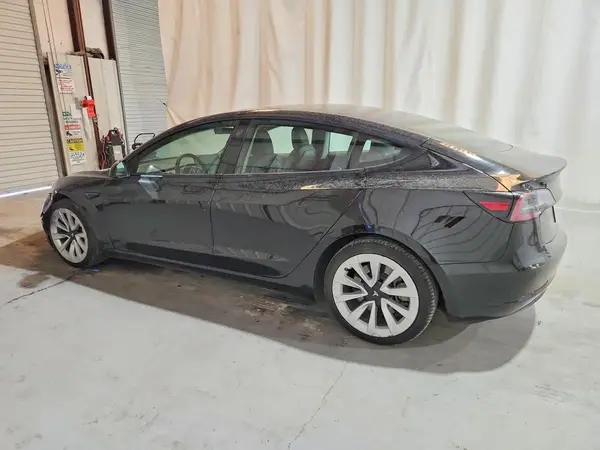 5YJ3E1EA2NF368761 2022 TESLA MODEL 3 - Image 2