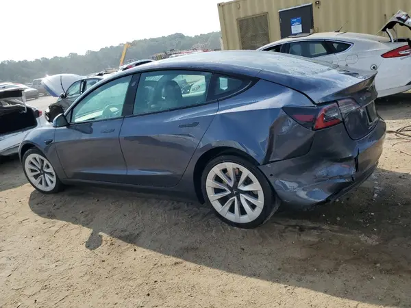 5YJ3E1EA2NF368811 2022 TESLA MODEL 3 - Image 2