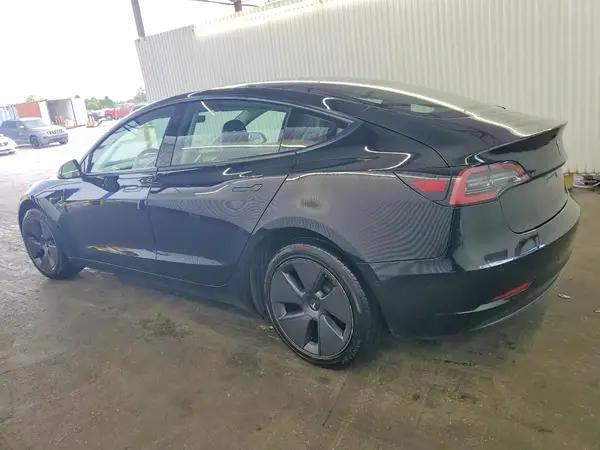 5YJ3E1EA2NF369246 2022 TESLA MODEL 3 - Image 2
