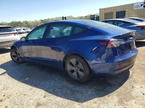 5YJ3E1EA2NF369411 2022 TESLA MODEL 3 - Image 2