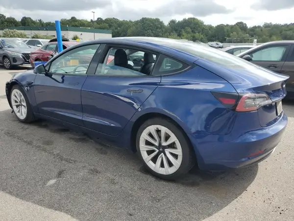 5YJ3E1EA2NF369859 2022 TESLA MODEL 3 - Image 2
