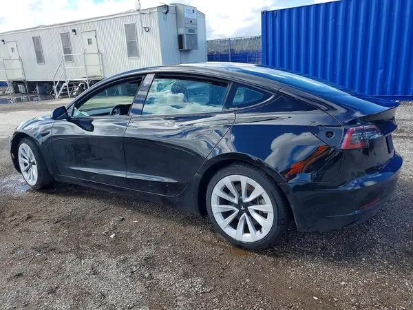 5YJ3E1EA2NF369988 2022 TESLA MODEL 3 - Image 2