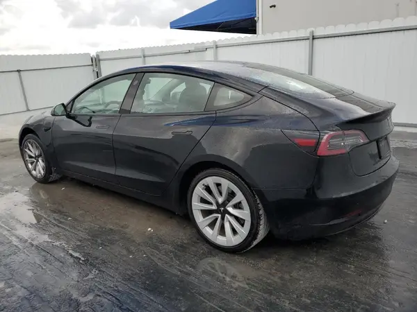 5YJ3E1EA2NF370008 2022 TESLA MODEL 3 - Image 2