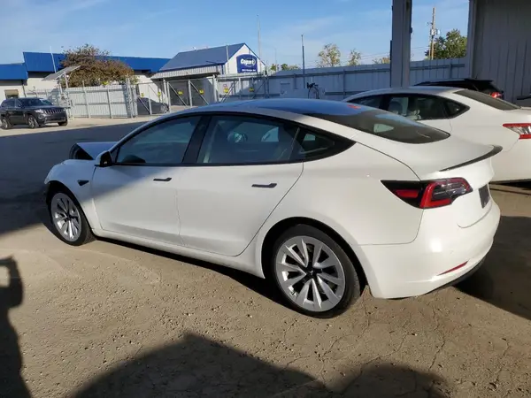 5YJ3E1EA2NF370512 2022 TESLA MODEL 3 - Image 2
