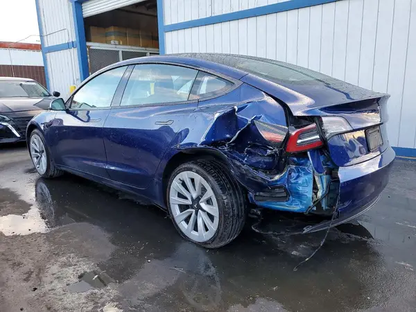5YJ3E1EA2NF371112 2022 TESLA MODEL 3 - Image 2