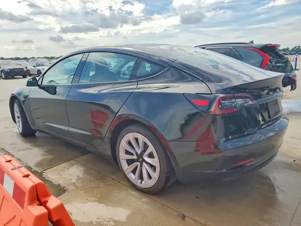 5YJ3E1EA2NF372096 2022 TESLA MODEL 3 - Image 2
