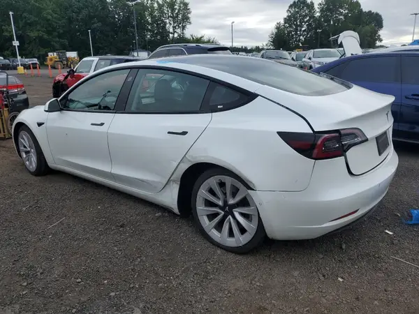 5YJ3E1EA2NF372342 2022 TESLA MODEL 3 - Image 2