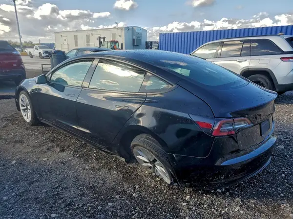5YJ3E1EA2NF372387 2022 TESLA MODEL 3 - Image 2