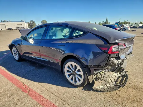 5YJ3E1EA2NF372888 2022 TESLA MODEL 3 - Image 2