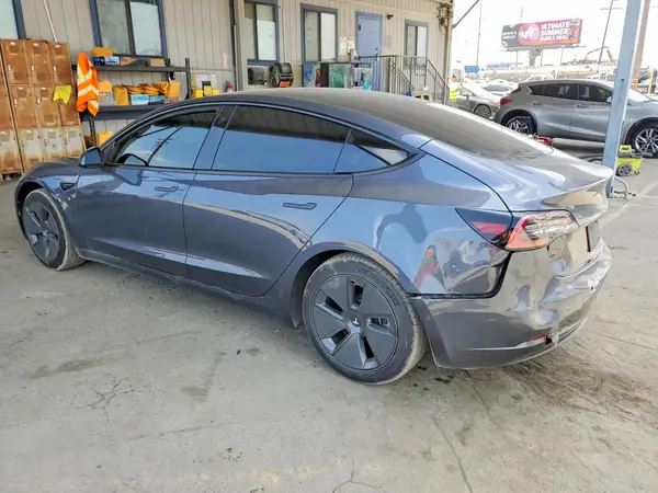 5YJ3E1EA2NF373992 2022 TESLA MODEL 3 - Image 2