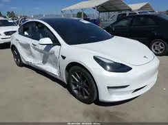 5YJ3E1EA2NF374673 2022 TESLA MODEL 3