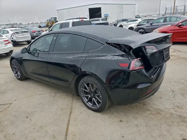 5YJ3E1EA2NF374768 2022 TESLA MODEL 3 - Image 2