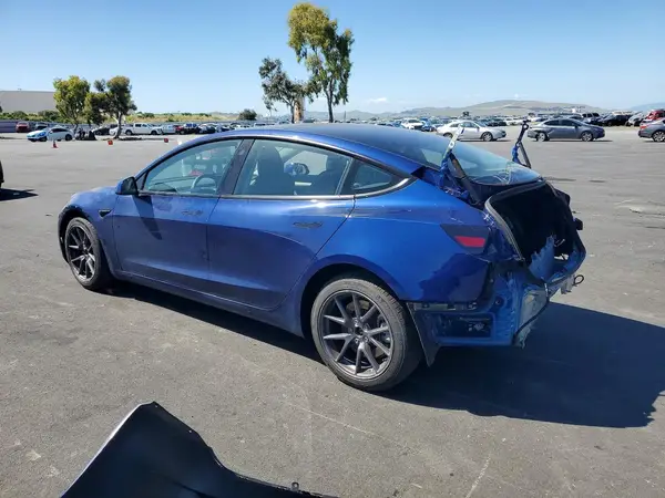 5YJ3E1EA2PF384137 2023 TESLA MODEL 3 - Image 2
