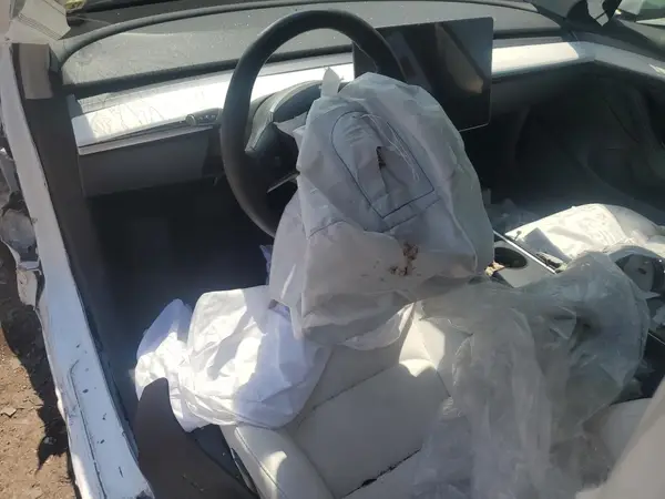 5YJ3E1EA2PF396725 2023 TESLA MODEL 3 - Image 8