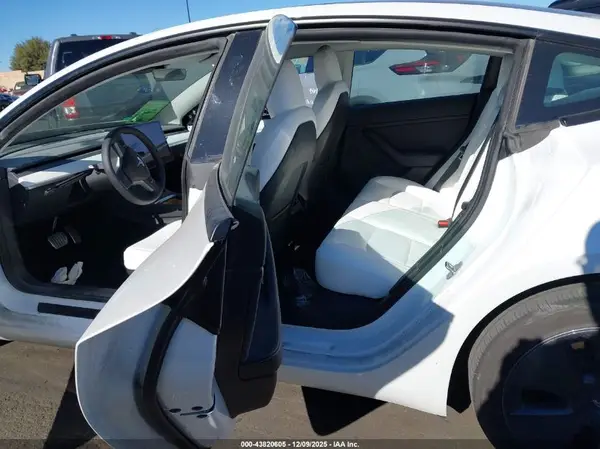 5YJ3E1EA2PF398491 2023 TESLA MODEL 3 - Image 8
