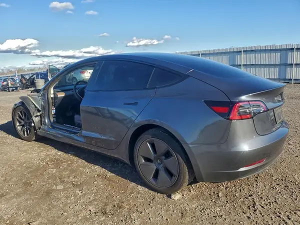 5YJ3E1EA2PF401292 2023 TESLA MODEL 3 - Image 2