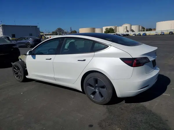 5YJ3E1EA2PF401874 2023 TESLA MODEL 3 - Image 2
