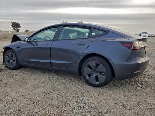 5YJ3E1EA2PF402040 2023 TESLA MODEL 3 - Image 2