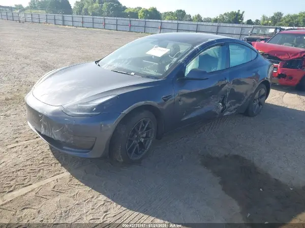 5YJ3E1EA2PF402765 2023 TESLA MODEL 3 - Image 2