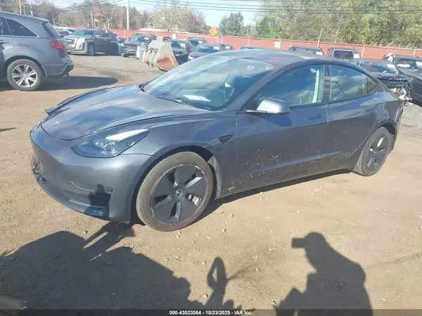 5YJ3E1EA2PF403141 2023 TESLA MODEL 3 - Image 2