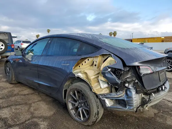 5YJ3E1EA2PF403768 2023 TESLA MODEL 3 - Image 2