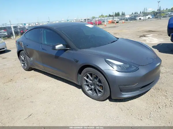 5YJ3E1EA2PF404614 2023 TESLA MODEL 3 - Image 1