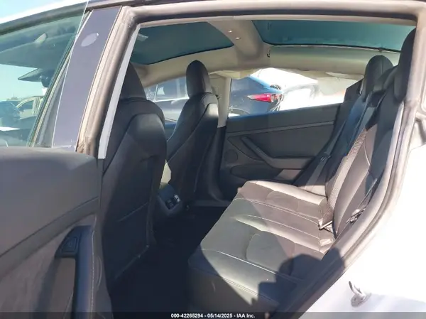 5YJ3E1EA2PF410378 2023 TESLA MODEL 3 - Image 8