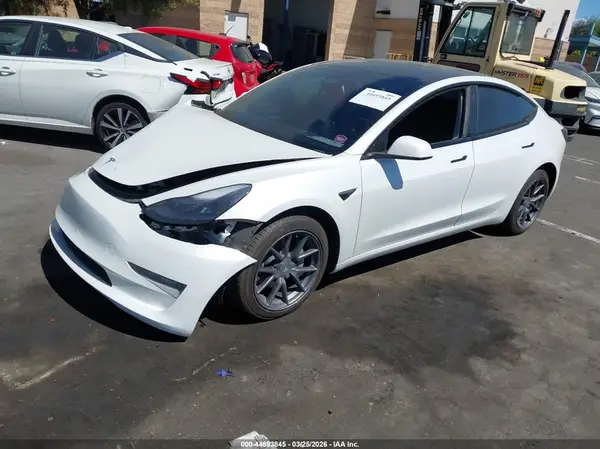 5YJ3E1EA2PF413944 2023 TESLA MODEL 3 - Image 2
