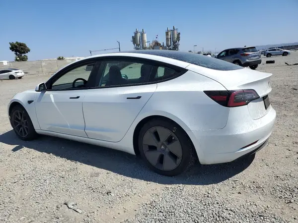 5YJ3E1EA2PF418660 2023 TESLA MODEL 3 - Image 2