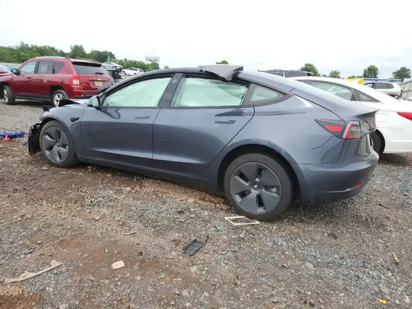 5YJ3E1EA2PF422028 2023 TESLA MODEL 3 - Image 2