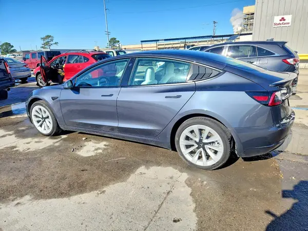5YJ3E1EA2PF422224 2023 TESLA MODEL 3 - Image 2