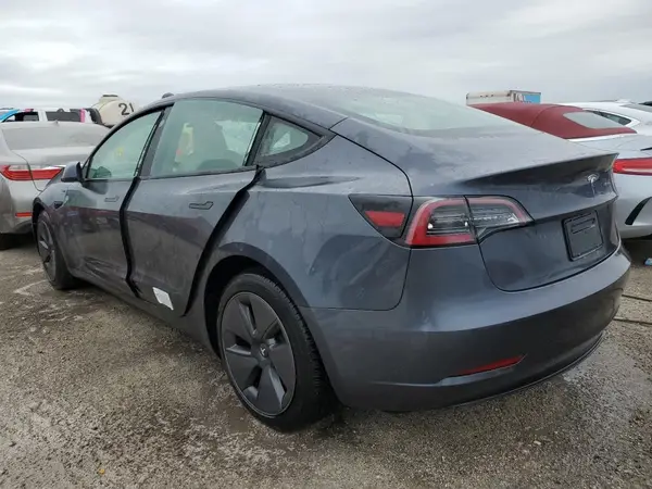 5YJ3E1EA2PF422966 2023 TESLA MODEL 3 - Image 2