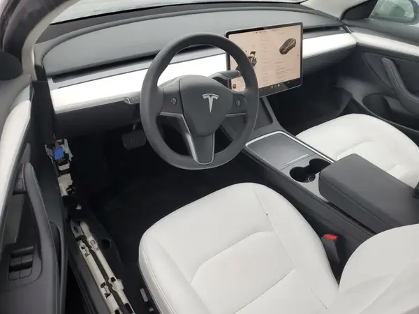 5YJ3E1EA2PF422966 2023 TESLA MODEL 3 - Image 8