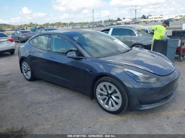 5YJ3E1EA2PF423017 2023 TESLA MODEL 3 - Image 1