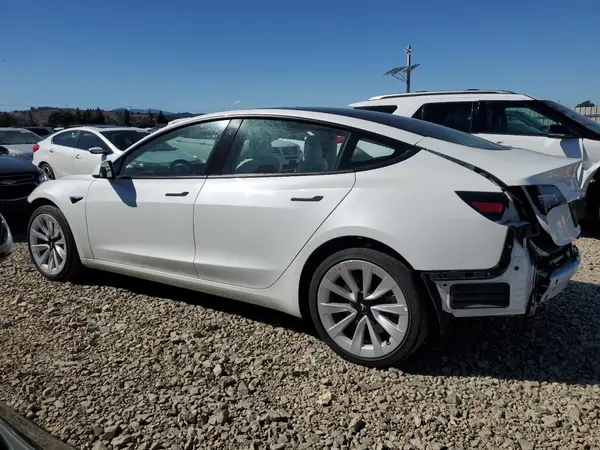 5YJ3E1EA2PF425981 2023 TESLA MODEL 3 - Image 2