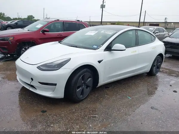 5YJ3E1EA2PF433790 2023 TESLA MODEL 3 - Image 2