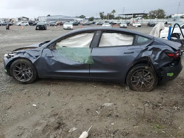 5YJ3E1EA2PF434910 2023 TESLA MODEL 3 - Image 2