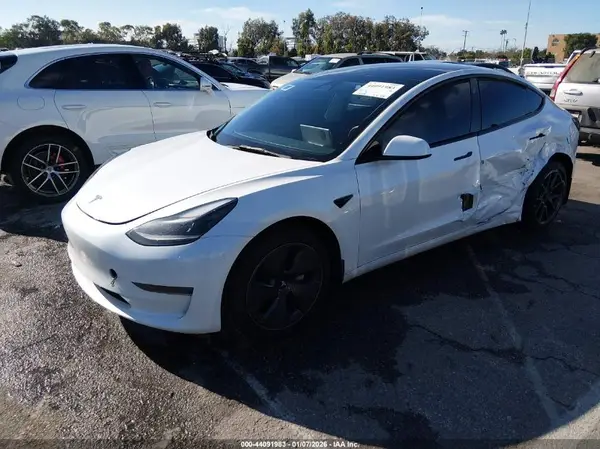 5YJ3E1EA2PF435491 2023 TESLA MODEL 3 - Image 2