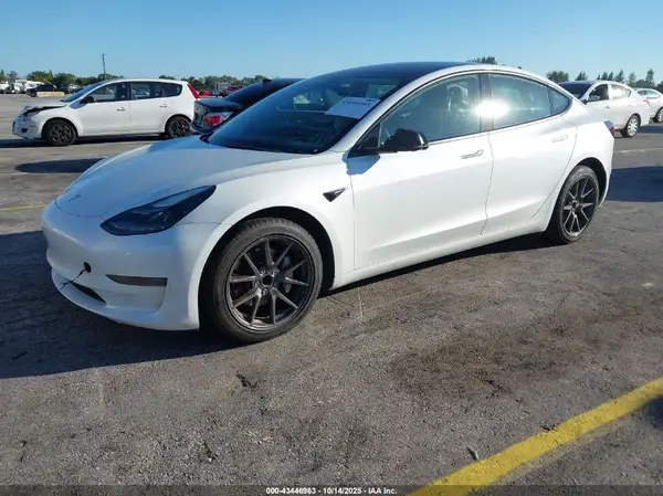 5YJ3E1EA2PF435720 2023 TESLA MODEL 3 - Image 2