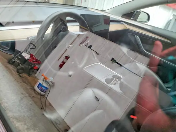5YJ3E1EA2PF435829 2023 TESLA MODEL 3 - Image 8