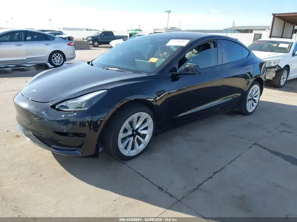 5YJ3E1EA2PF436477 2023 TESLA MODEL 3 - Image 2