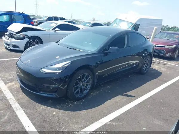 5YJ3E1EA2PF437581 2023 TESLA MODEL 3 - Image 2