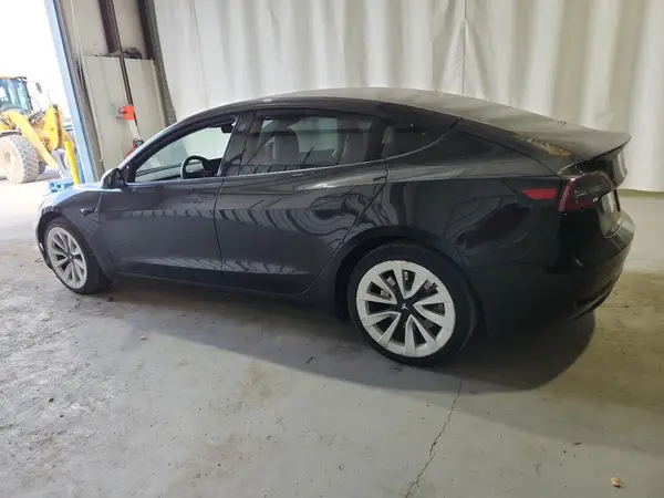 5YJ3E1EA2PF437922 2023 TESLA MODEL 3 - Image 2